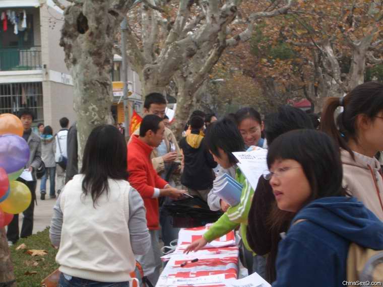 同学们热情参与