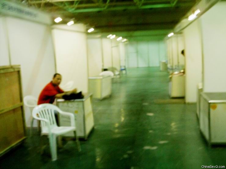 郑州性文化节惨淡收场45展位比人还多