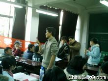 ͬѧ���ֳ���ʾ��ȫ��ʹ�ò���