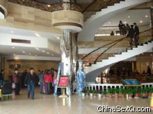 �ܶ��չ������Ϫ�ھƵ�