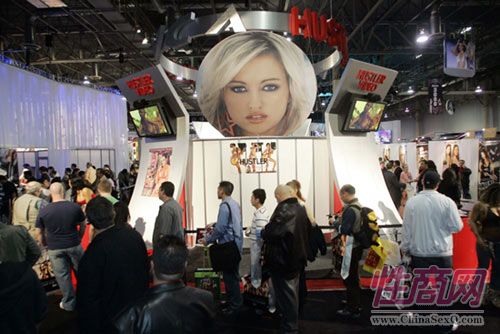 ��˹ά��˹����չ�ֳ��Ը���Ů�Ƽ�