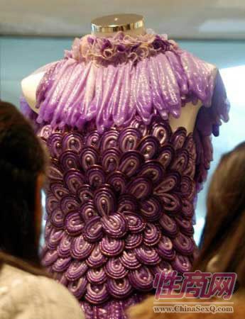 �ڰ�ķ˹�ص������ף�����������Ŀ�����۸��ֹ�񣬴�С����ɫ�����̣��������Ǻ�Ƥ����Ƥ����Ƥ�������������Ʒλ�������ҵ�һ���ʺ���ġ�