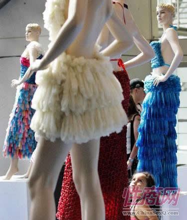 ��Щ��ȫ�׵����������ȥ�Ƕ�ô�ĸ߹���š�����ϸ����ȫ��֪������������װ���ɵģ�������ɫ�Ϳ�ʽ����˵Ӧ�о��У��Ƿ��������㴩�����ĳ嶯��