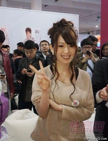 �Ϻ����ʳ���չ����Ұ����01