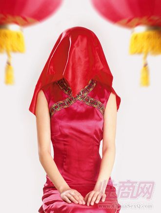 新娘披上红盖头