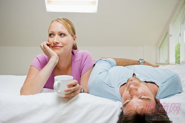 �ְ��ֽ������ʹ��Ů�ñ�����(��ͼ)