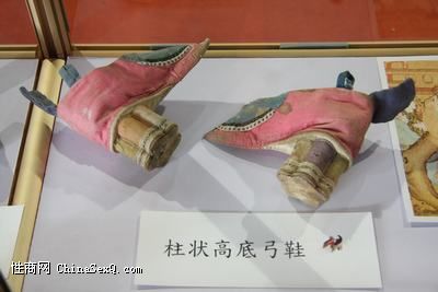 ��״�ߵ׹�Ь