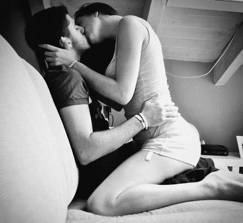 在家中挖掘性爱游戏