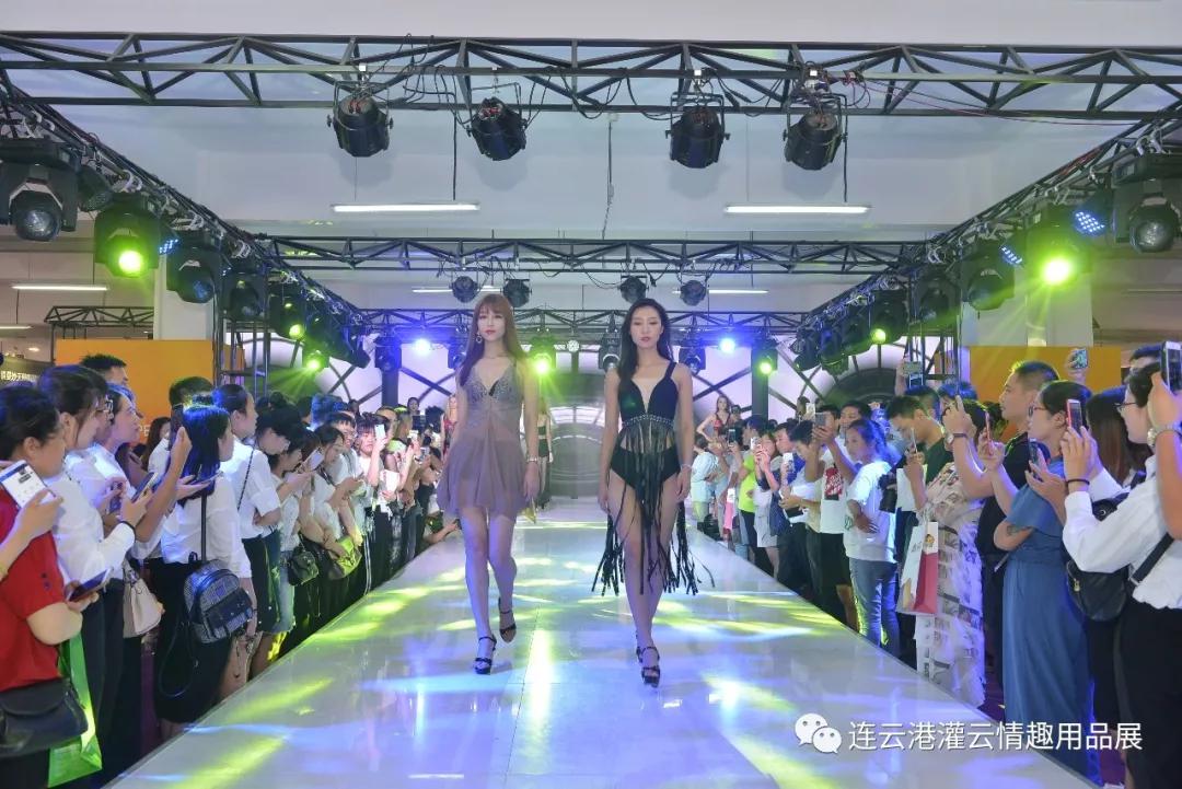 情趣内衣网点_内衣美女(2)
