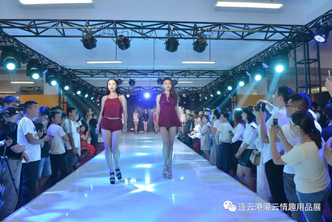 情趣内衣网点_内衣美女(2)