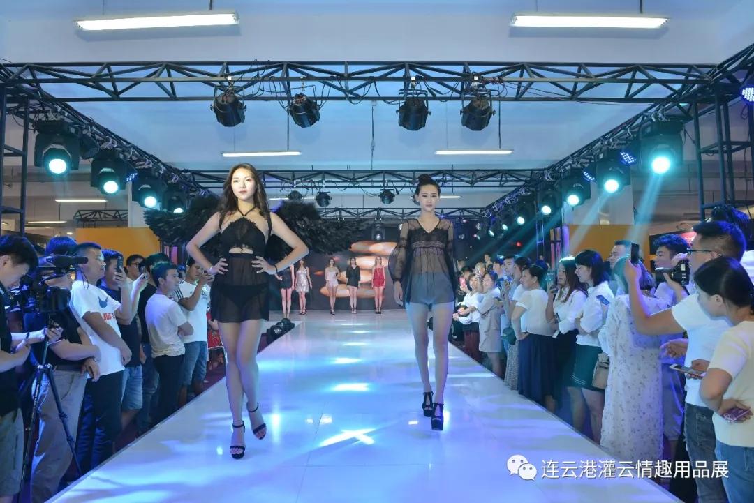 情趣内衣网点_内衣美女(2)