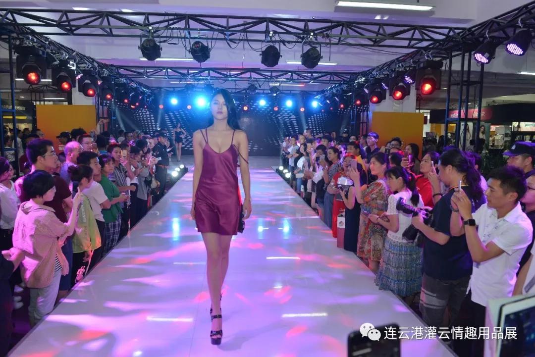 情趣内衣网点_内衣美女
