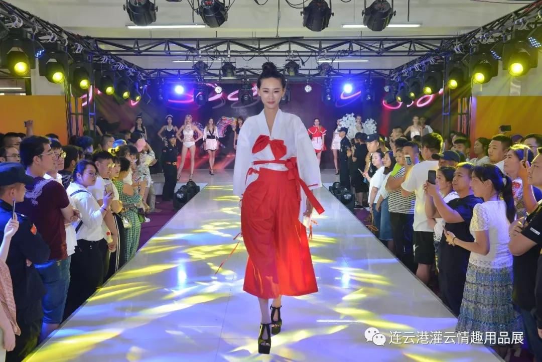 情趣内衣网点_内衣美女(2)
