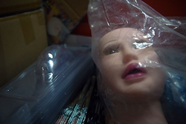 ����񹤵Ĺ¶������ӽ�ʾʵ�������롰����Ƶء����ҳ϶���