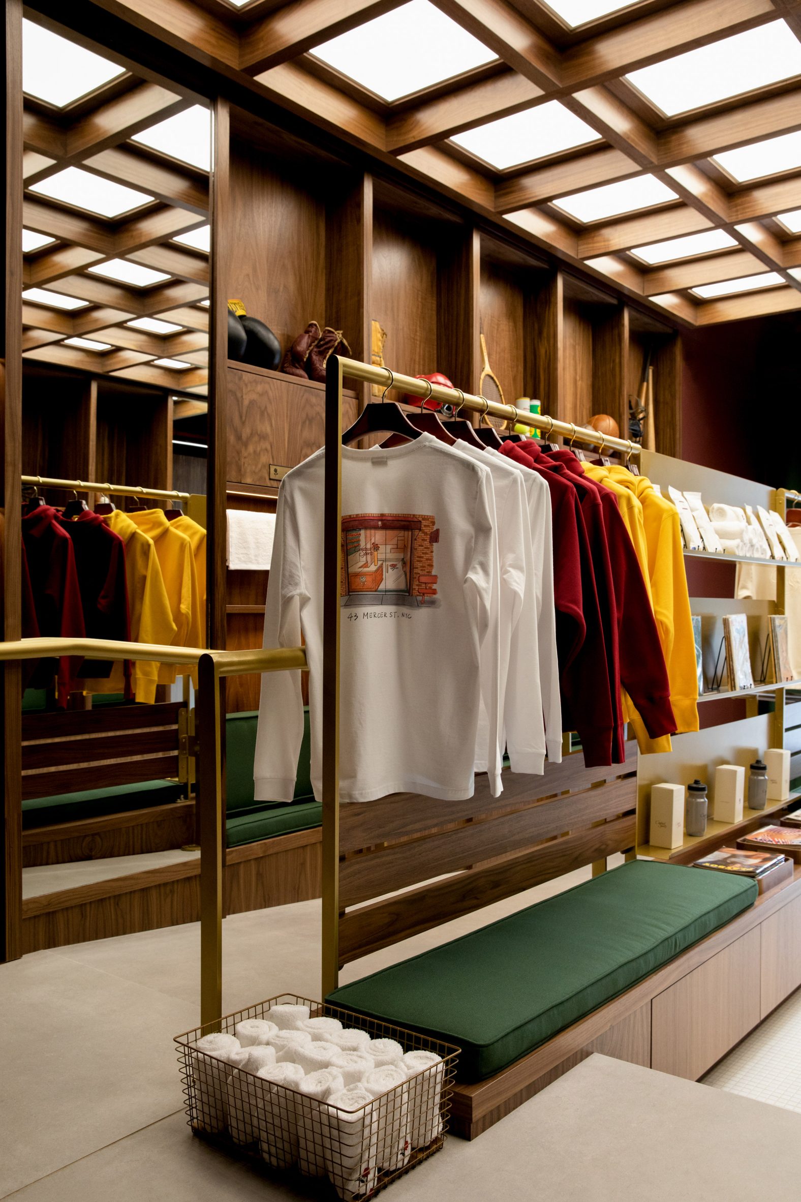 设计公司Ringo Studio打造运动主题情趣用品商店(图10) 设计公司Ringo Studio打造运动主题情趣用品商店(图10)