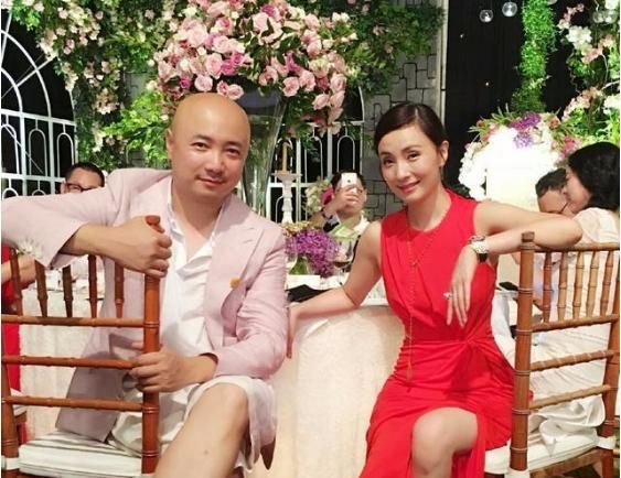 ������Ʒ���������̻����أ�Ů����Ʒ����ʿ�򵥣�