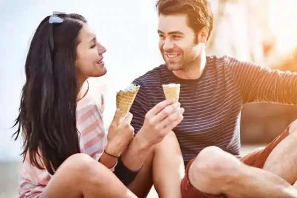 ������Ʒ�����ҵ�Աȹ�ȥ��������ʲô��ͬ��