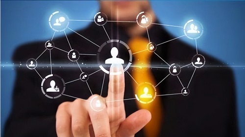 ������Ʒ��ҵ��δ�����Ѽ���չ�г��������ģ�