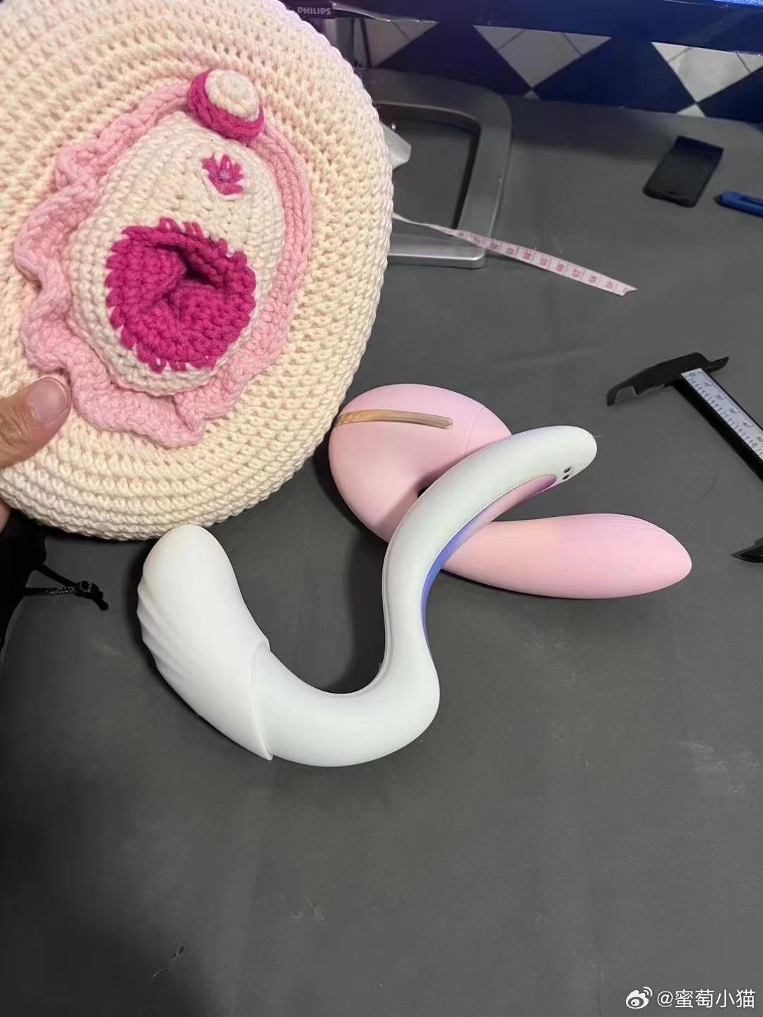 这款全能型的小玩具真的不假,单手把持都能玩出新花样~ 这款全能型的小玩具真的不假,单手把持都能玩出新花样~