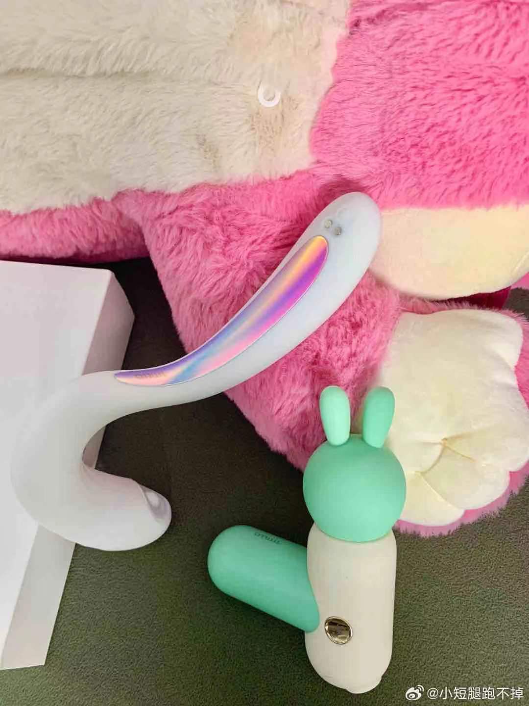 寂寞了怎么办?让菁茉➕勺妃为你服务! 寂寞了怎么办?让菁茉➕勺妃为你服务!