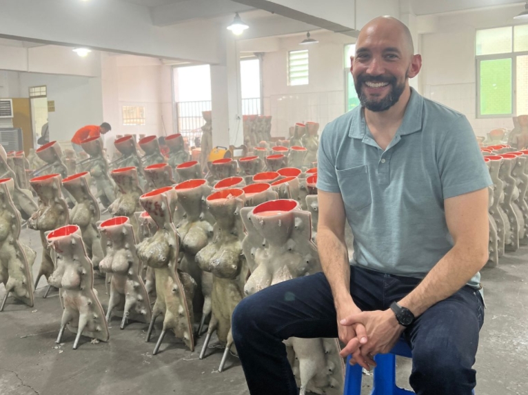 外国同行参观东莞情趣玩具工厂感到震惊 外国同行参观东莞情趣玩具工厂感到震惊