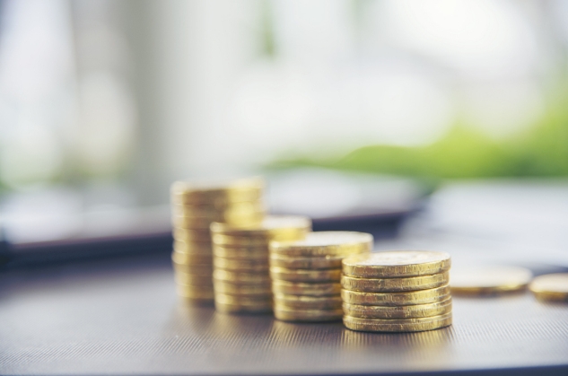 ��һ�ҳ�����Ʒ����ҪͶ�ʶ��٣��ж�����ģʽ��