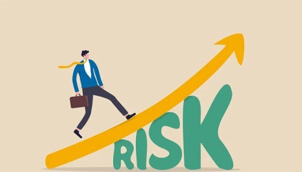 ��Ȥ��Ʒ��ҵ�ķ�չ��Σ���ҵ������������ô����