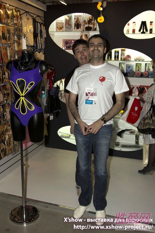 2011俄罗斯成人展模特靓影图片21