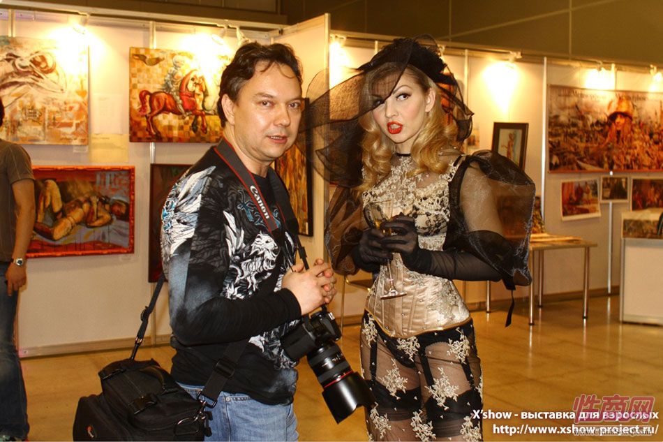 2011俄罗斯成人展模特靓影图片19