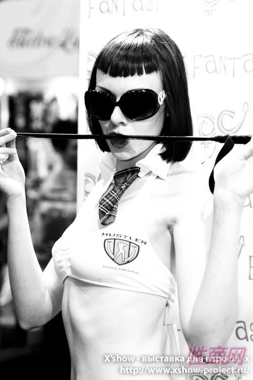 2011俄罗斯成人展模特靓影图片38