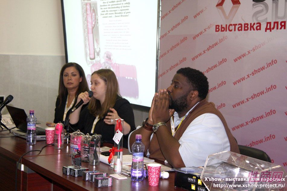 2011俄罗斯成人展新闻发布图片26