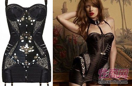 著名内衣品牌Bordelle近日在英国发布新款女性内衣,其中含有一款以水晶装饰的高级内衣,售价令人咂舌。据报道,这件售价高达4000英镑(约合人民币39525元)的内衣以黑色为底色,给人感觉奢华。该内衣以法国刺绣花边布料配以18K镀金装饰和带扣,并用手工缝制施华洛世奇水晶作为装饰。