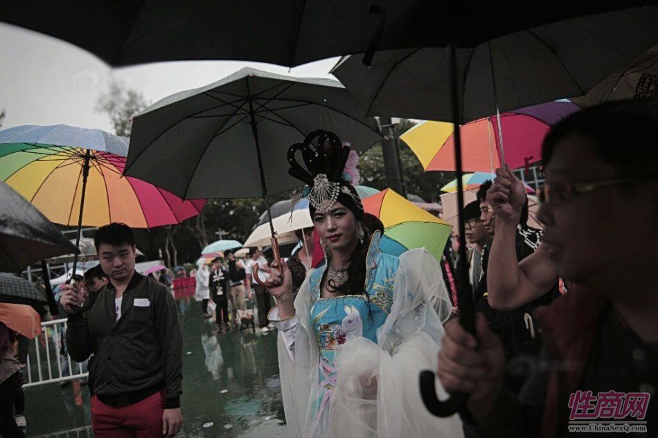 由香港女同盟会、香港彩虹等组织于11月8日发起同志游行,希望政府就性倾向歧视立法,保障同志权益。
