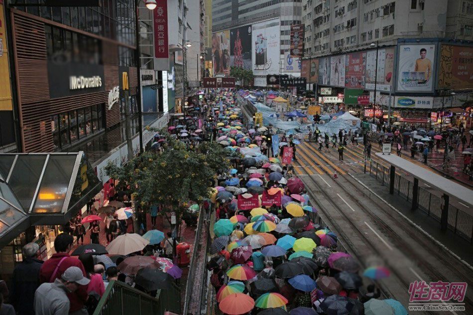 由香港女同盟会、香港彩虹等组织于11月8日发起同志游行,希望政府就性倾向歧视立法,保障同志权益。