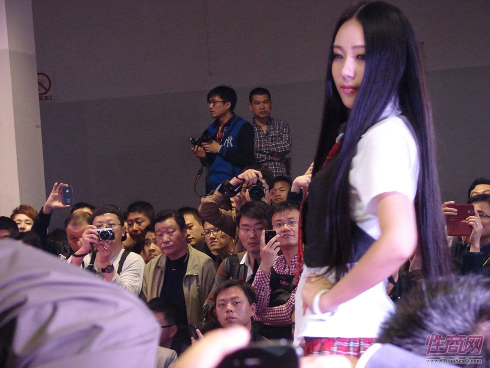 2014上海国际成人展性感情趣内衣T台秀图片11