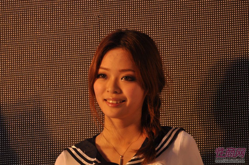 2014上海国际成人展性感情趣内衣T台秀图片6