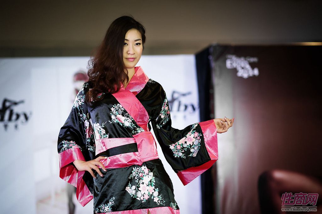 2014上海国际成人展性感情趣内衣T台秀图片46