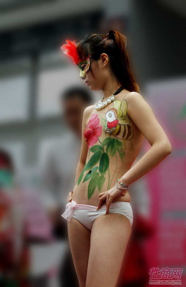 人体彩绘表演