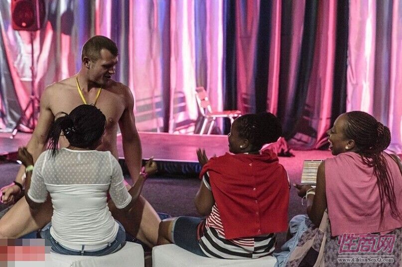 成人博览中的黑珍珠2014南非成人展Sexpo图片5