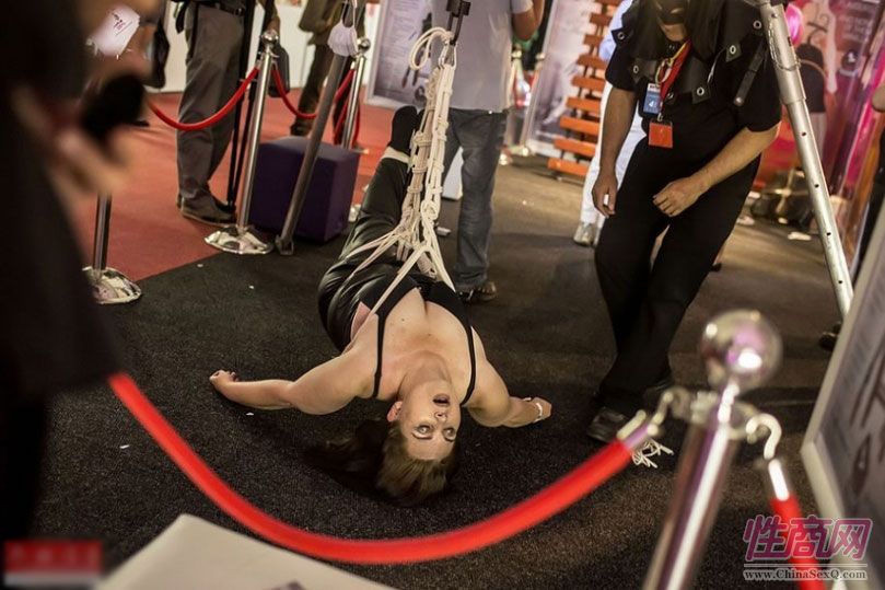 成人博览中的黑珍珠2014南非成人展Sexpo图片8