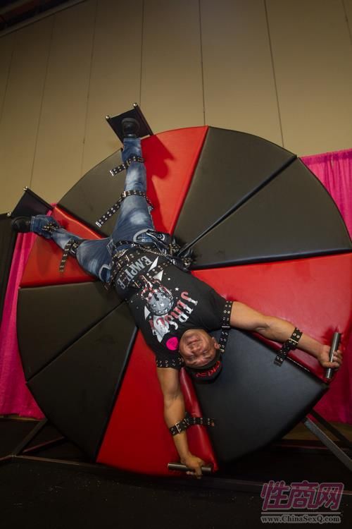 2015美国达拉斯成人展eXXXotica精彩表演图片45