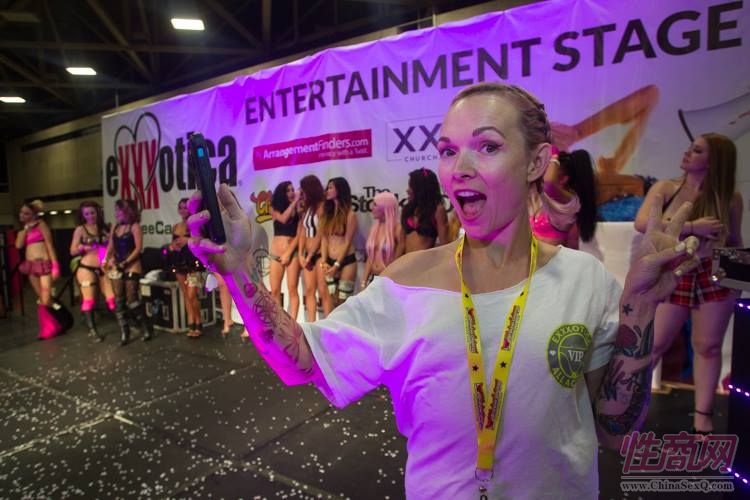 2015美国达拉斯成人展eXXXotica精彩表演图片51