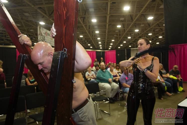 2015美国达拉斯成人展eXXXotica精彩表演图片26