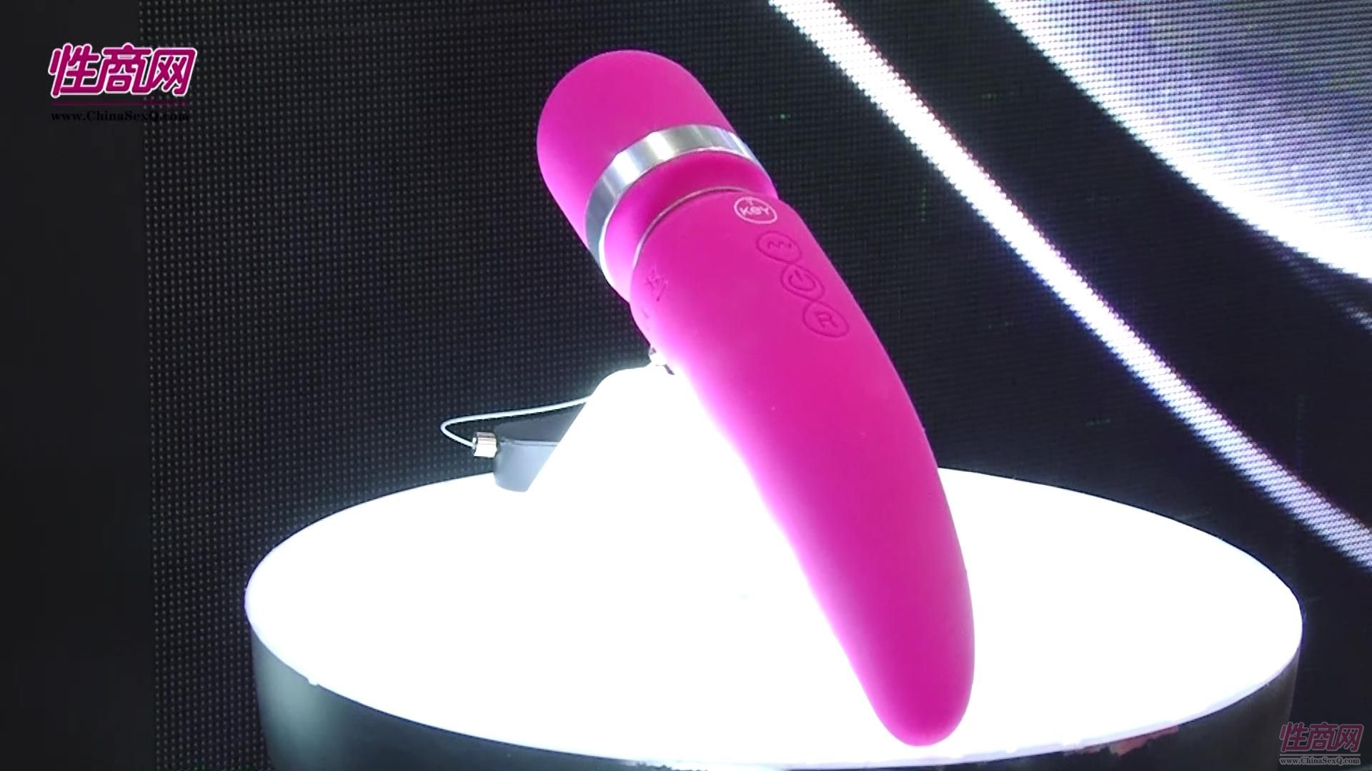 视频:美女记者带您看2015广州性文化节图片10