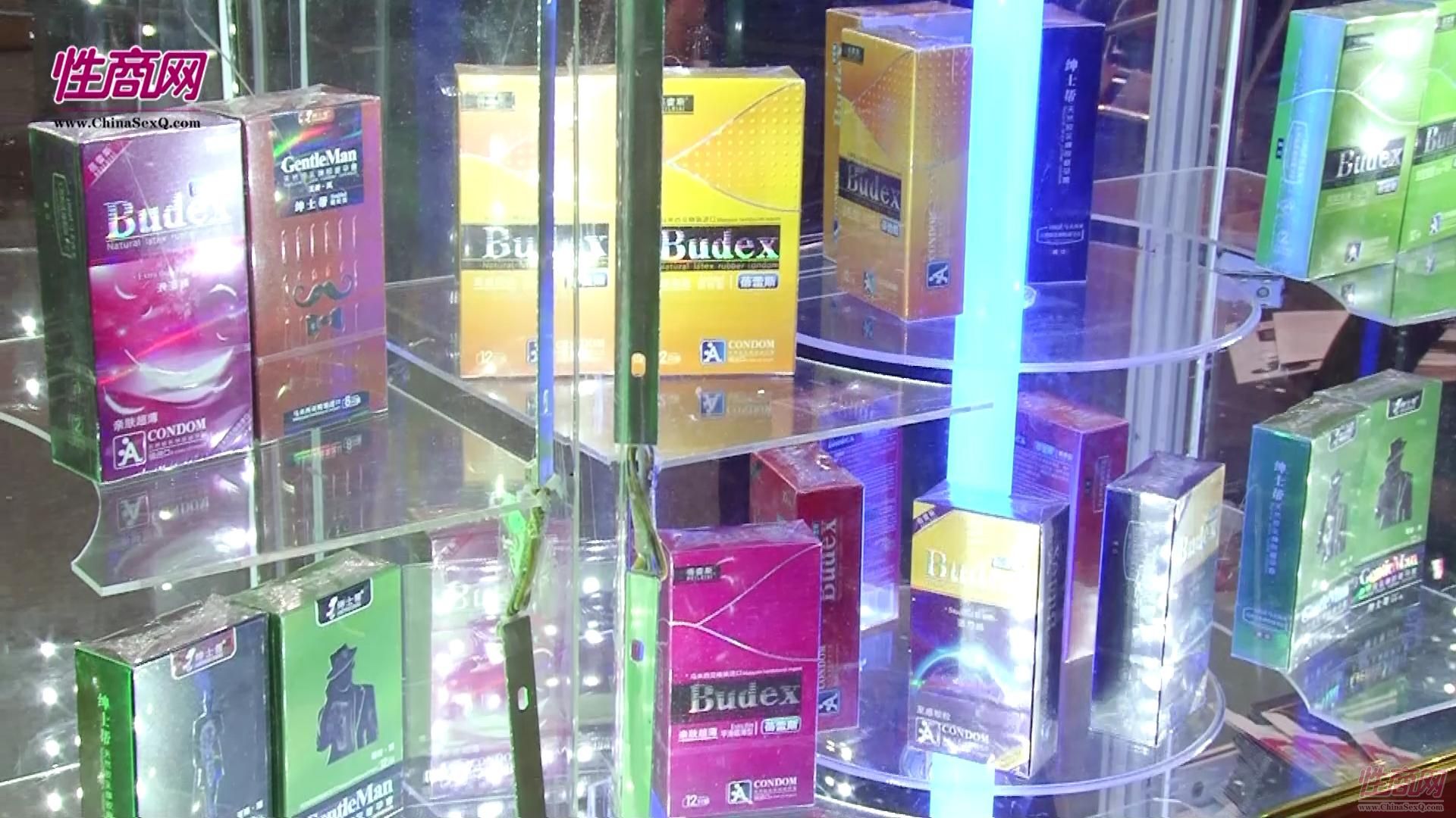 视频:美女记者带您看2015广州性文化节图片31