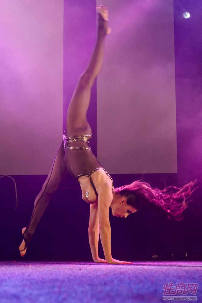 2014澳大利亚黄金海岸成人展之高空表演图片25
