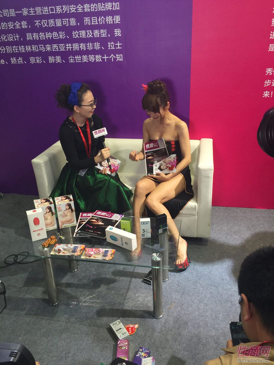 性商网采访日本来翔公司特邀知名av女优:香西咲