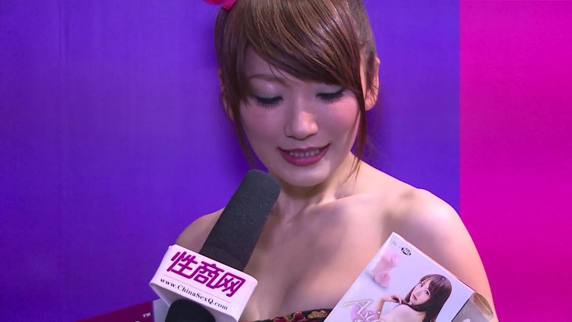 性商网美女记者采访—日本AV女优香西咲图片11