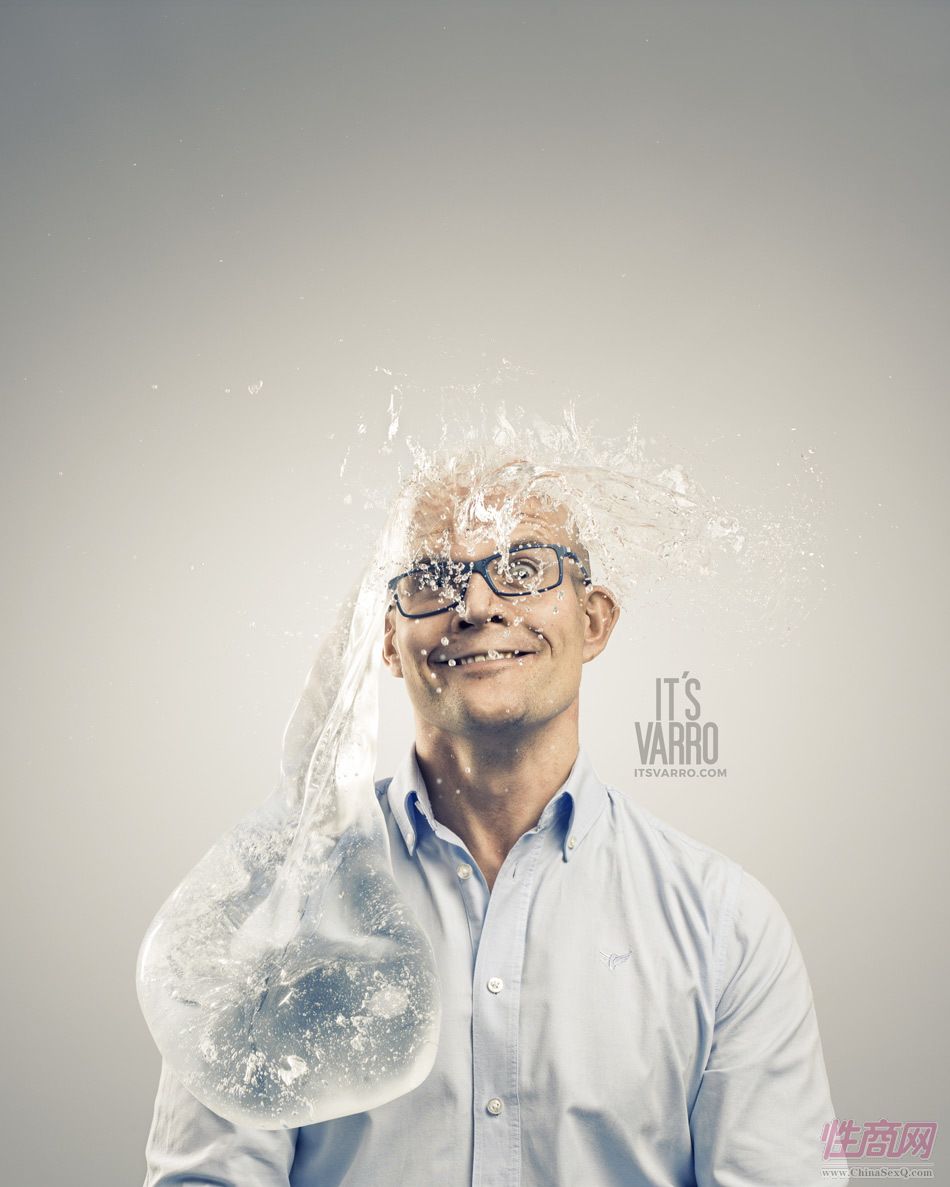 组图:摄影师拍摄爆笑的安全套挑战肖像图片5