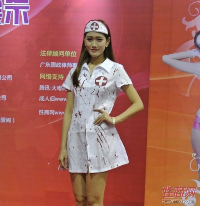 广州第八届情趣内衣秀_广州万国内衣秀露了毛(3)